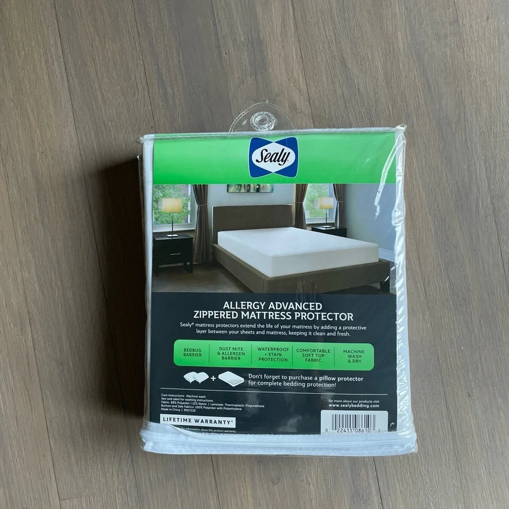 Twin sz new mattress pad NWT